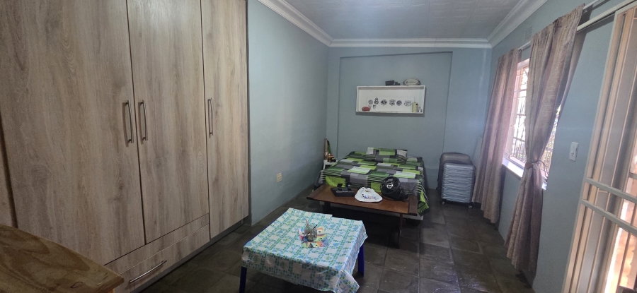 5 Bedroom Property for Sale in Rhodesdene Northern Cape